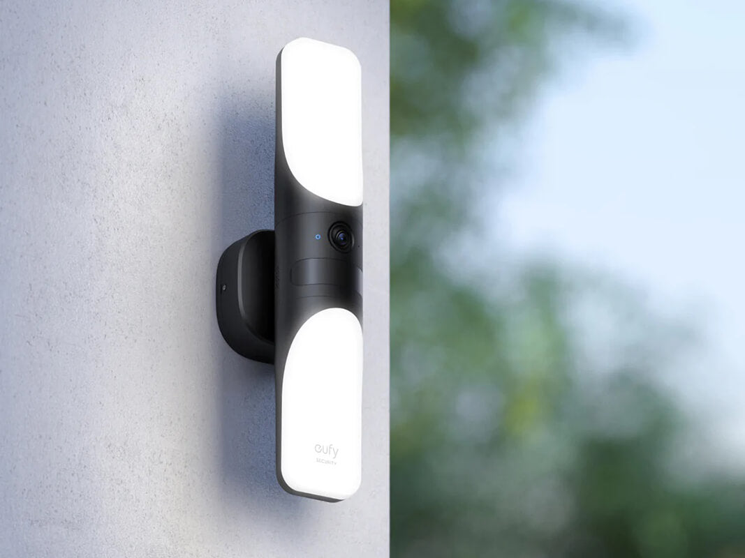 Anker Eufy security S100 stenska žična zunanja kamera z vgrajeno lučjo