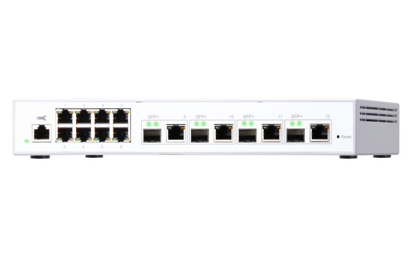 QNAP 12 port stikalo 4x 10Gb, 8x 1Gb