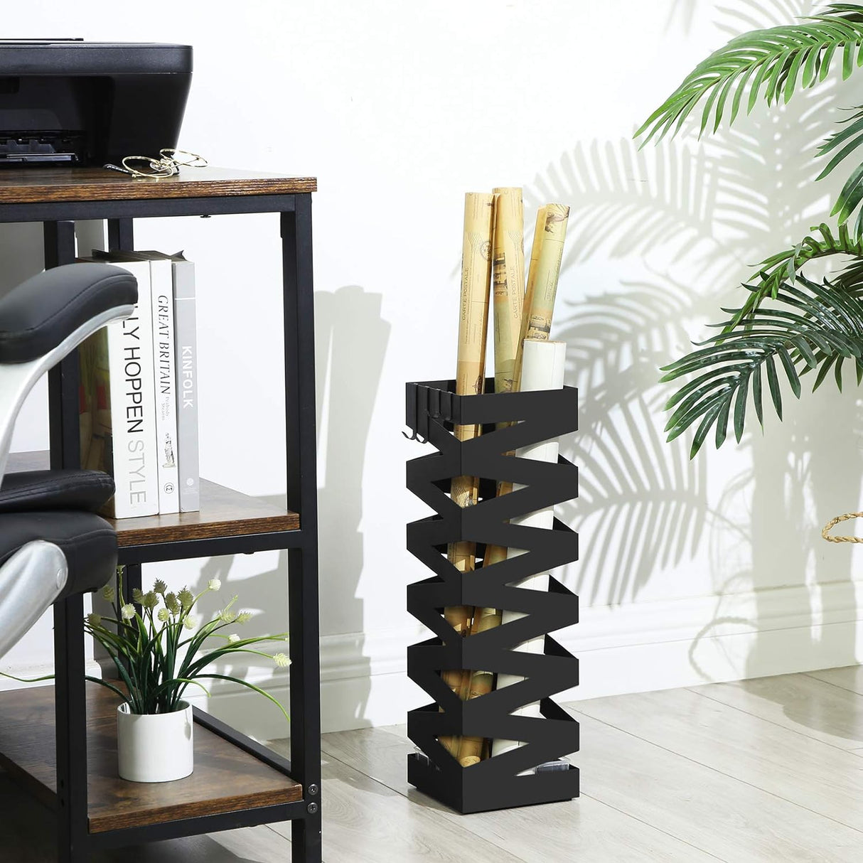 SONGMICS Kovinsko stojalo za dežnike s kljukicami in posodo za kapljice LUC16B