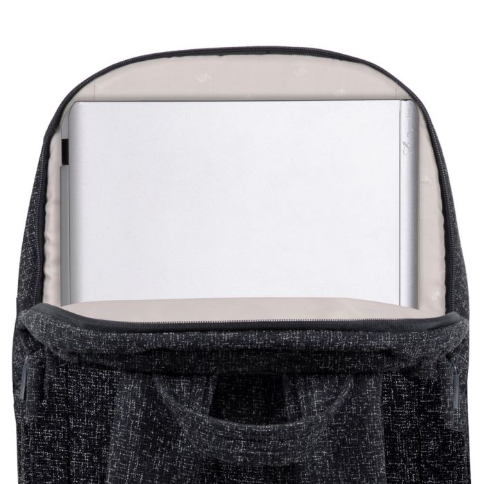 RivaCase nahrbtnik za prenosnik 15.6 črn 762