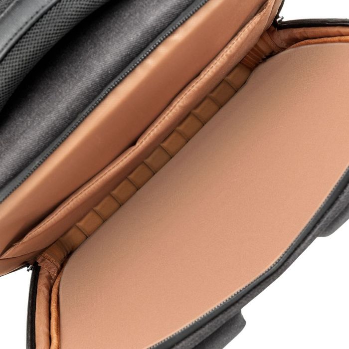 RivaCase ECO nahrbtnik za prenosnike do 17.3