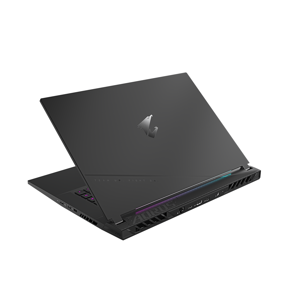 Prenosnik Gigabyte AORUS 15 BKF i7-13620H, 32GB, 2TB, RTX 4060 165Hz