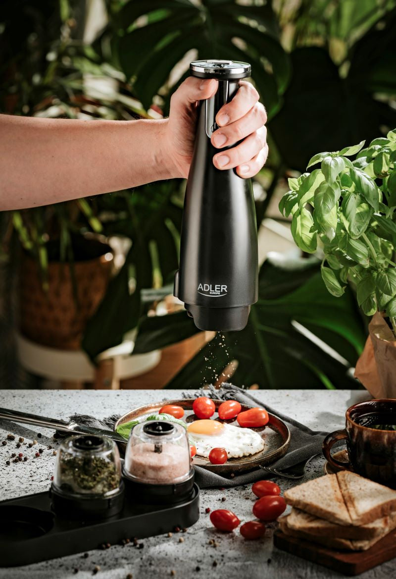 Adler AD4449b Električni mlin za sol in poper -set 3brusilniki -USB črn