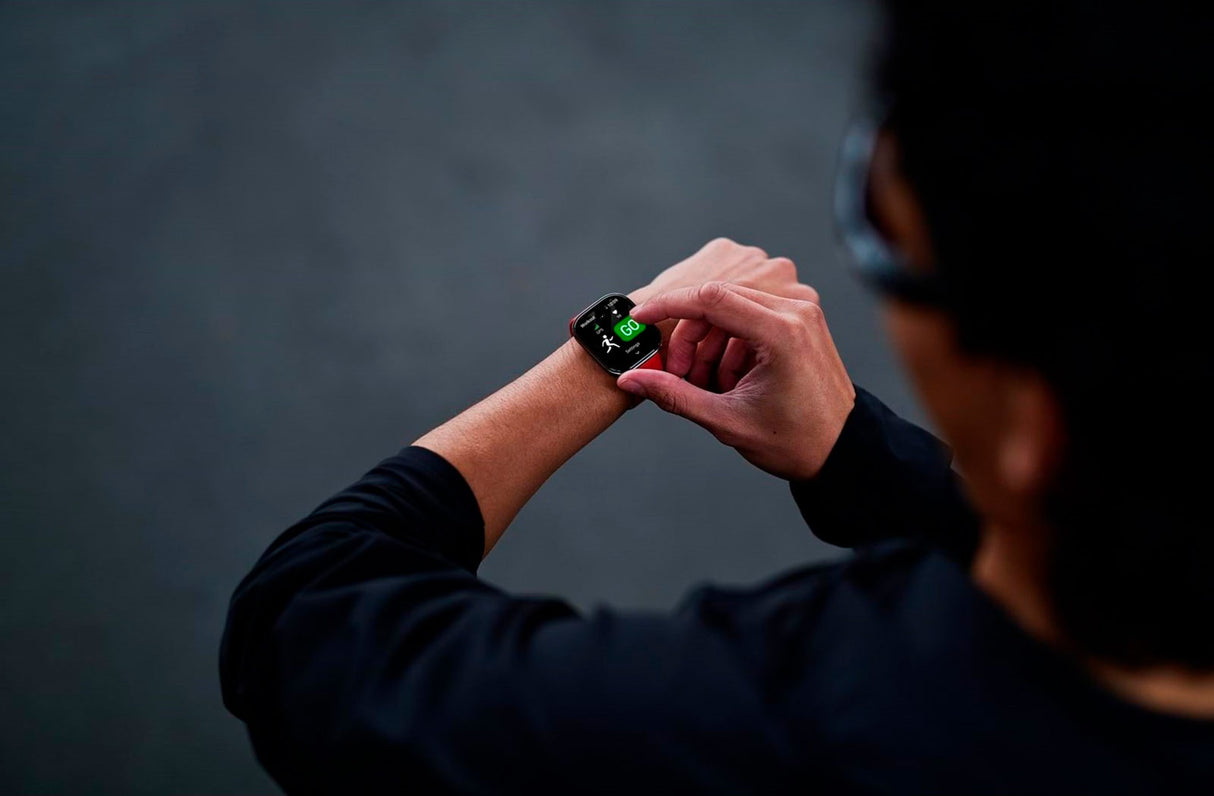 Športna ura Amazfit Bip 6 – AMOLED zaslon, GPS, rdeča