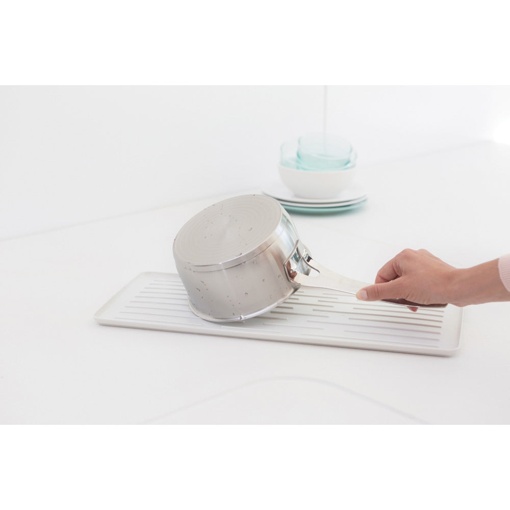 Brabantia kompaktna podloga za sušenje posode svetlo siva