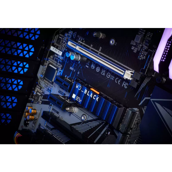 SanDisk 8TB WD Black SN850X M.2 2280 PCI-e 4.0 NVMe 1.4 SSD disk s hladilnikom