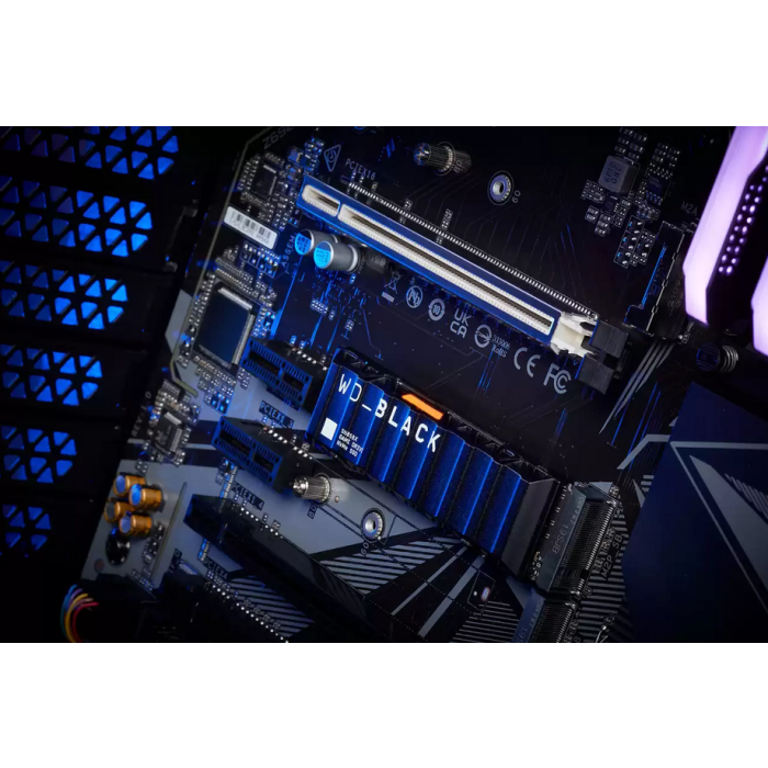 SanDisk 4TB WD Black SN850X M.2 2280 PCI-e 4.0 NVMe 1.4 SSD disk s hladilnikom