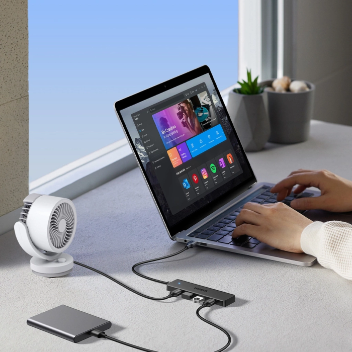 Ugreen 4-portni USB 3.0 hub - 1M