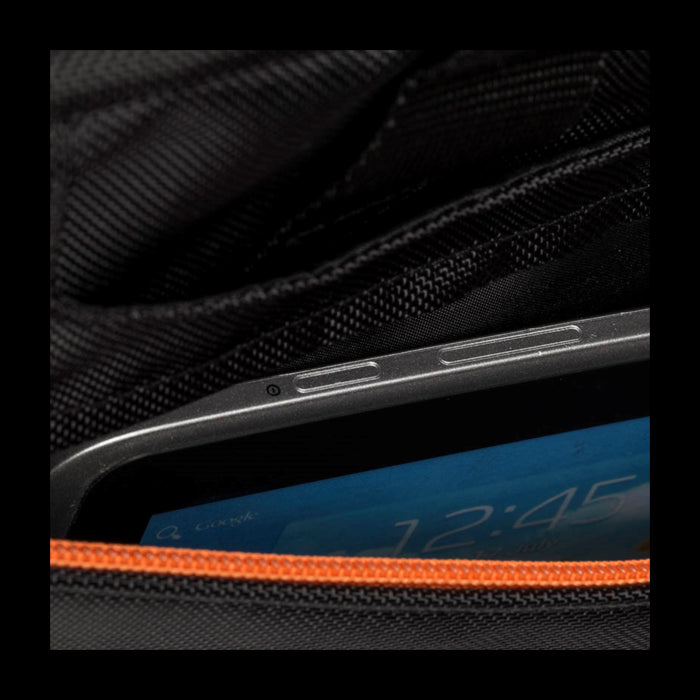 RivaCase črna torba za prenosnik 15.6 8033 black