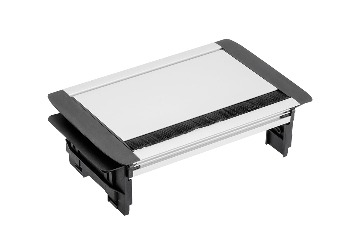 GTV vgradna vtičnica za pisarne 3x220V