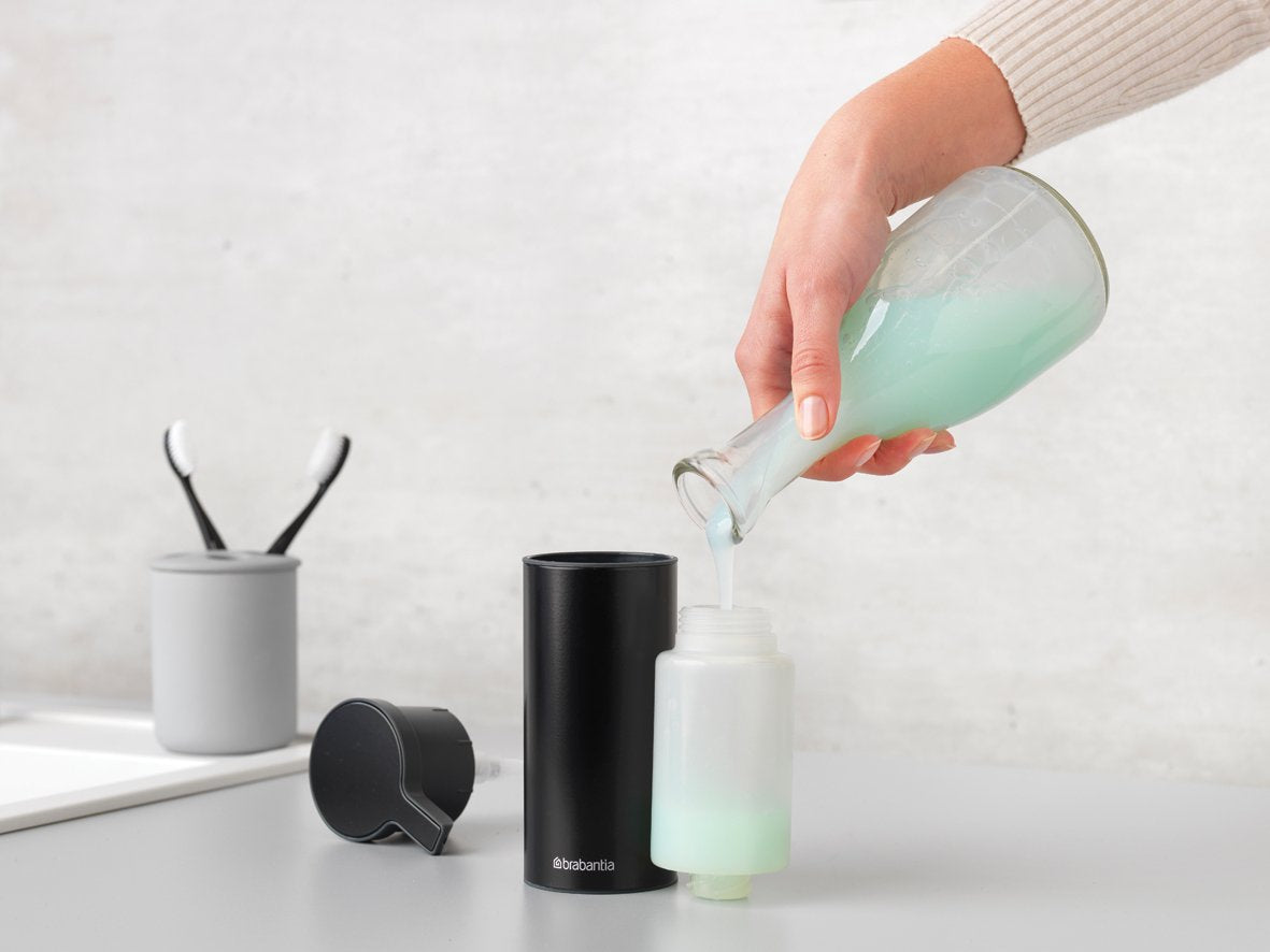 Brabantia posodica za milo mat črna