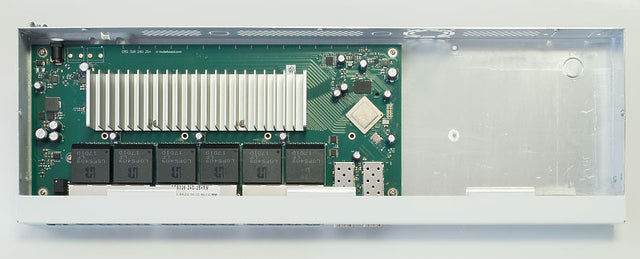 Mikrotik NET ROUTER/SWITCH 24PORT CRS326-24G-2S+RM