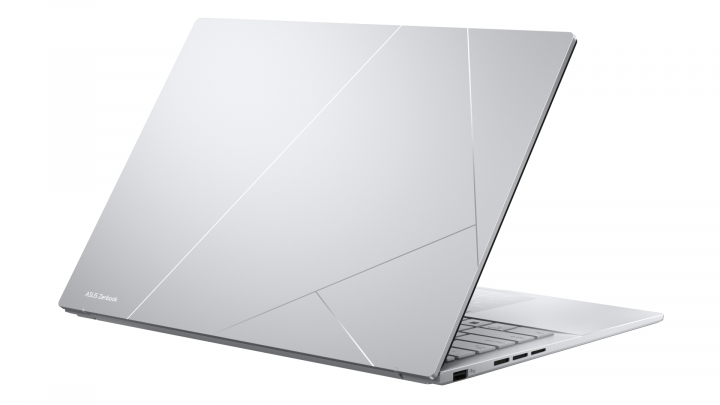 Prenosnik ASUS ZenBook 14 UX3405CA, Ultra 5-225H, 16GB RAM, 512GB SSD, OLED 120Hz, Windows 11 Home