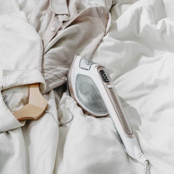 Adler Parni likalnik in parni čistilec oblačil 2 v 1 AD5044