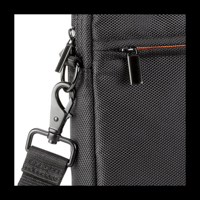 RivaCase črna torba za prenosnik 15.6 8033 black