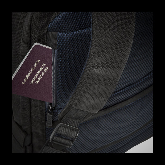 RivaCase ECO nahrbtnik za prenosnik 17.3 ČRN 8460