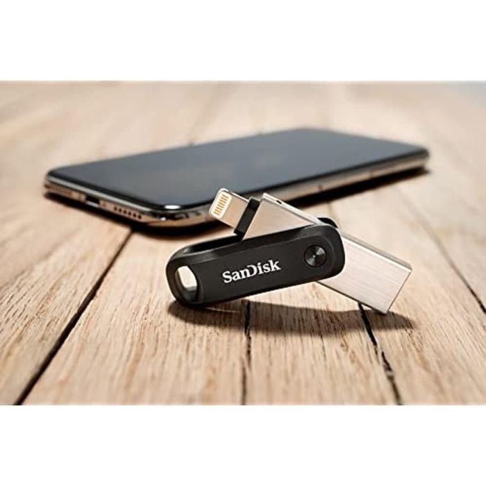 SanDisk iXpand Flash Drive Go 256GB - USB3.0 + Lightning - for iPhone and iPad