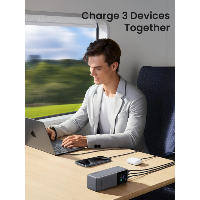 Ugreen prenosna polnilna baterija 25.000mAh, 200W s pametnim digitalnim zaslonom